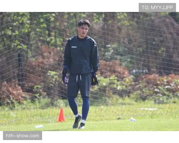 颜骏凌家的狗吃的都比我一个月工资高